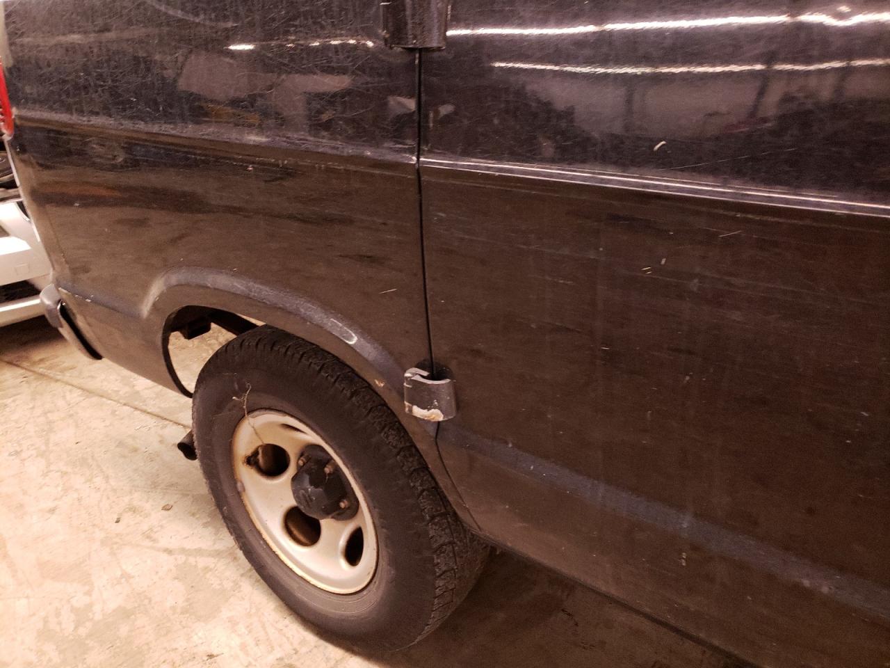 Photo 9 from auction – 2003 DODGE RAM VAN B1 with VIN 2D6WB11X53K529124