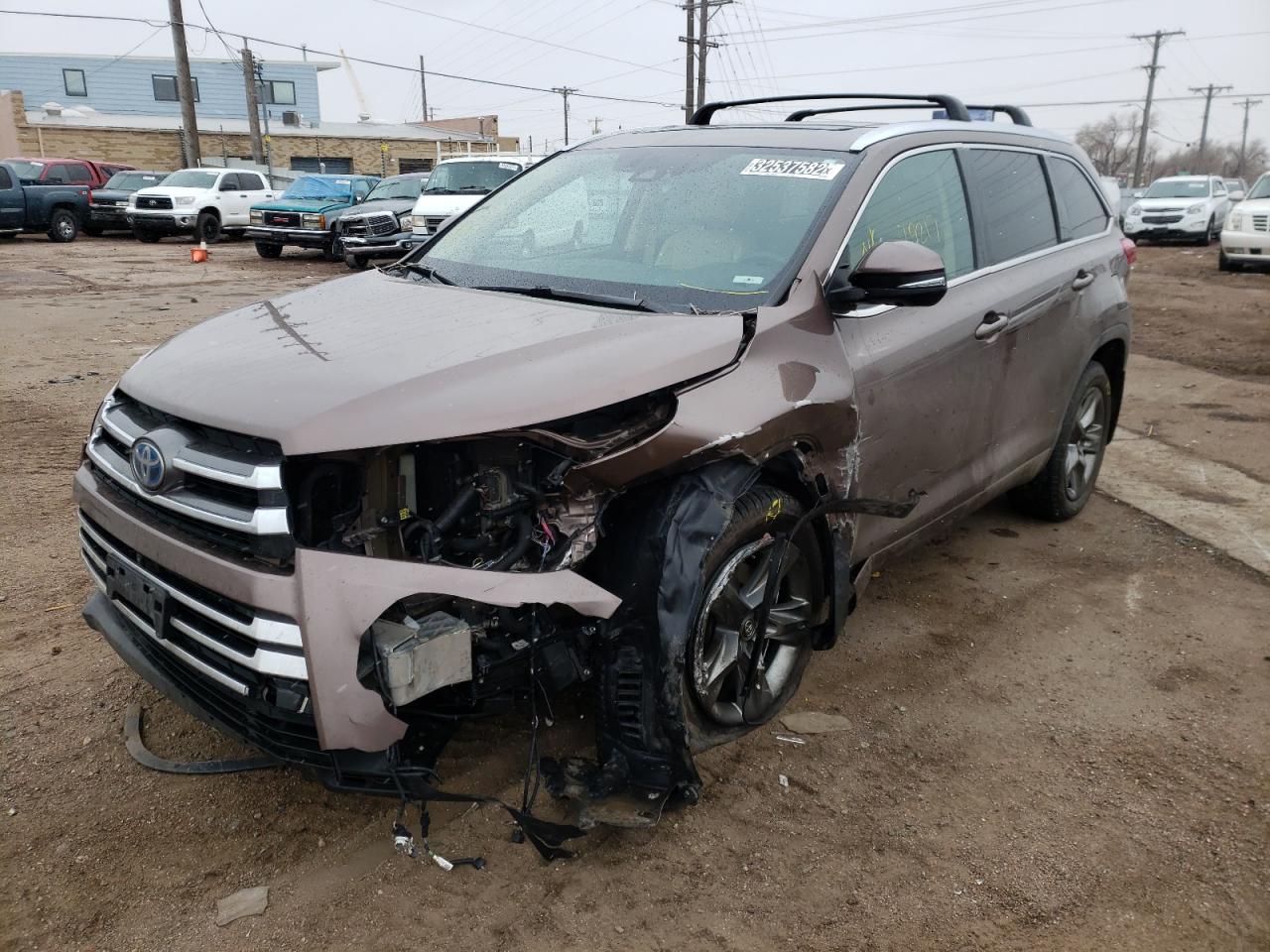 Photo 2 from auction – 2017 TOYOTA HIGHLANDER with VIN 5TDDGRFH3HS029595