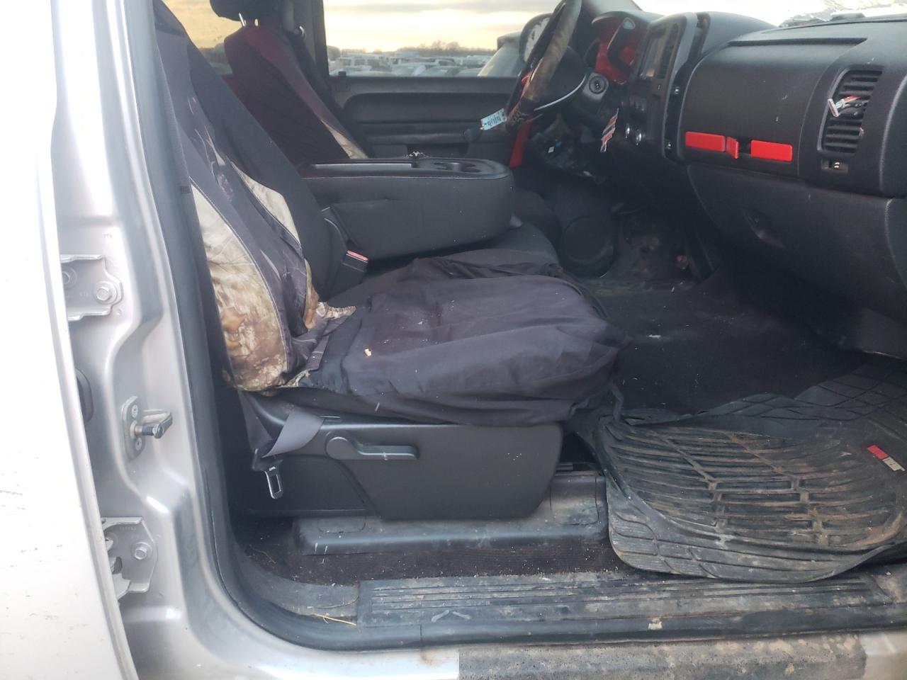 Photo 5 from auction – 2011 CHEVROLET SILVERADO with VIN 3GCPKSEAXBG109327