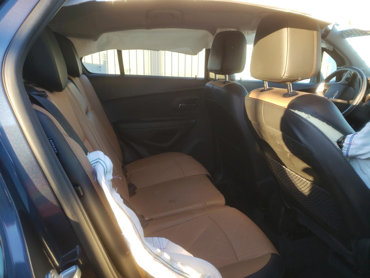 Photo 6 from auction – 2019 CHEVROLET TRAX 1LT with VIN 3GNCJLSB0KL171497