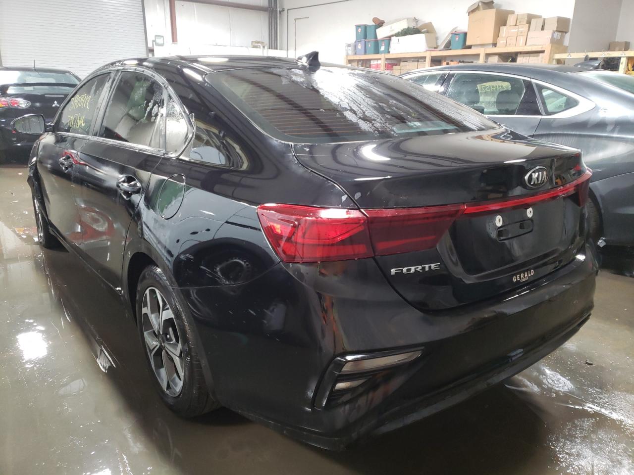 Photo 3 from auction – 2021 KIA FORTE FE with VIN 3KPF24AD6ME362196