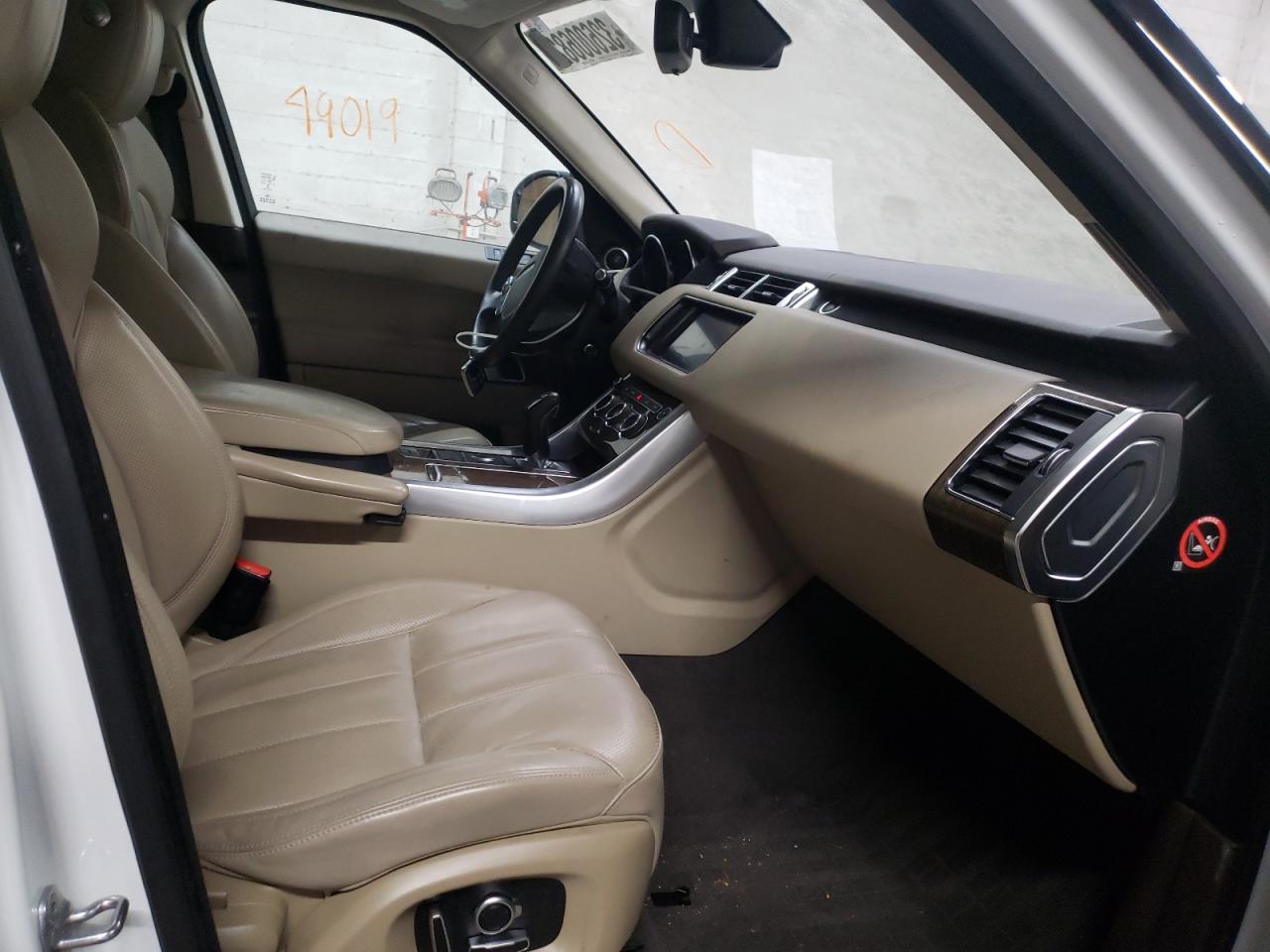 Photo 5 from auction – 2016 LAND ROVER RANGE ROVE with VIN SALWR2KF2GA663757