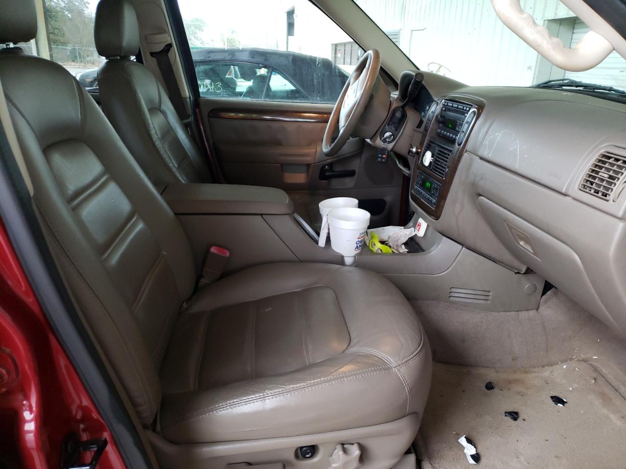 Photo 5 from auction – 2005 FORD EXPLORER E with VIN 1FMZU64W65UB35007
