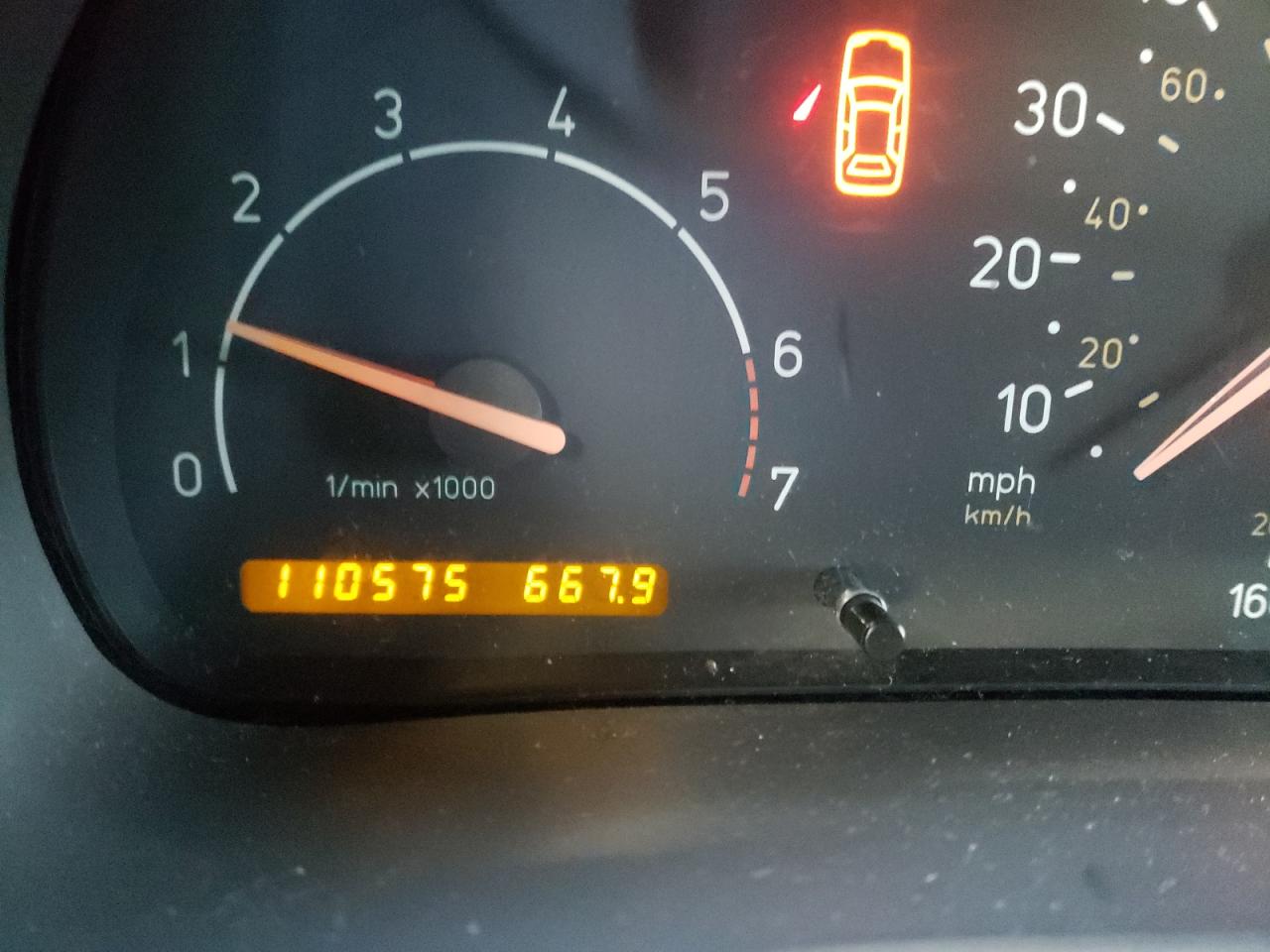 Photo 8 from auction – 2003 SAAB 9-3 SE with VIN YS3DF78K137004710