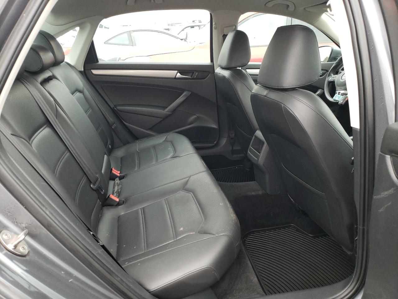 Photo 6 from auction – 2015 VOLKSWAGEN PASSAT S with VIN 1VWAS7A34FC117293