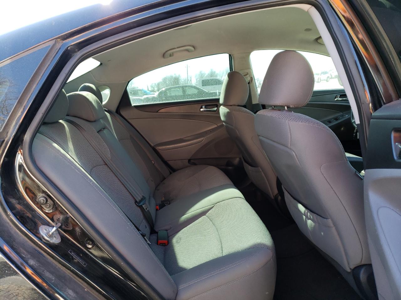 Photo 6 from auction – 2013 HYUNDAI SONATA GLS with VIN 5NPEB4AC8DH587279