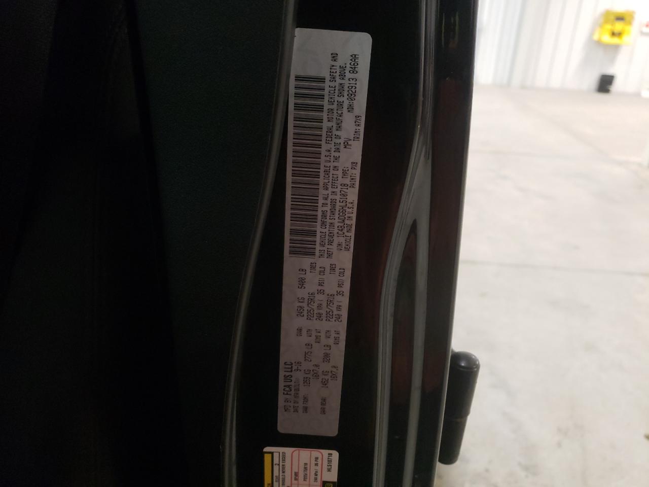 Photo 10 from auction – 2017 JEEP WRANGLER U with VIN 1C4BJWDG6HL510718