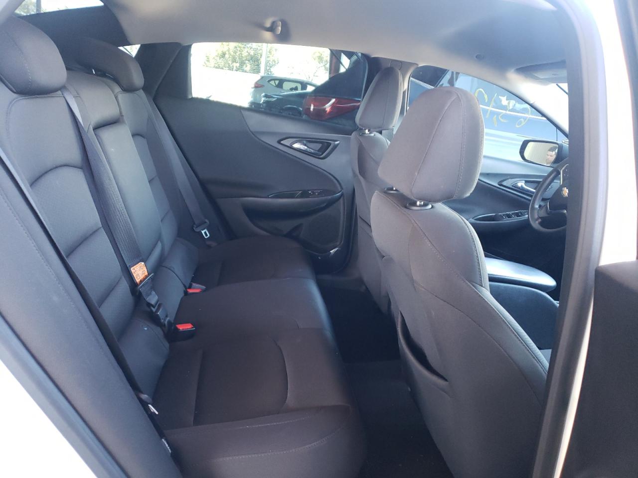 Photo 6 from auction – 2018 CHEVROLET MALIBU LS with VIN 1G1ZB5ST9JF118982