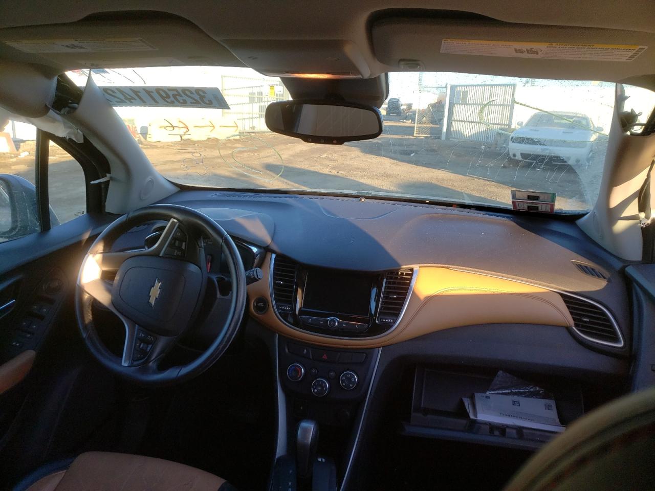 Photo 9 from auction – 2019 CHEVROLET TRAX 1LT with VIN 3GNCJLSB0KL171497