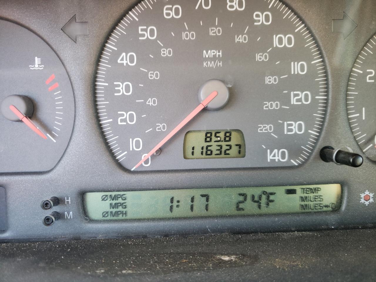 Фото 8 с аукциона – 2004 VOLVO C70 HPT с VIN YV1NC62D64J044806
