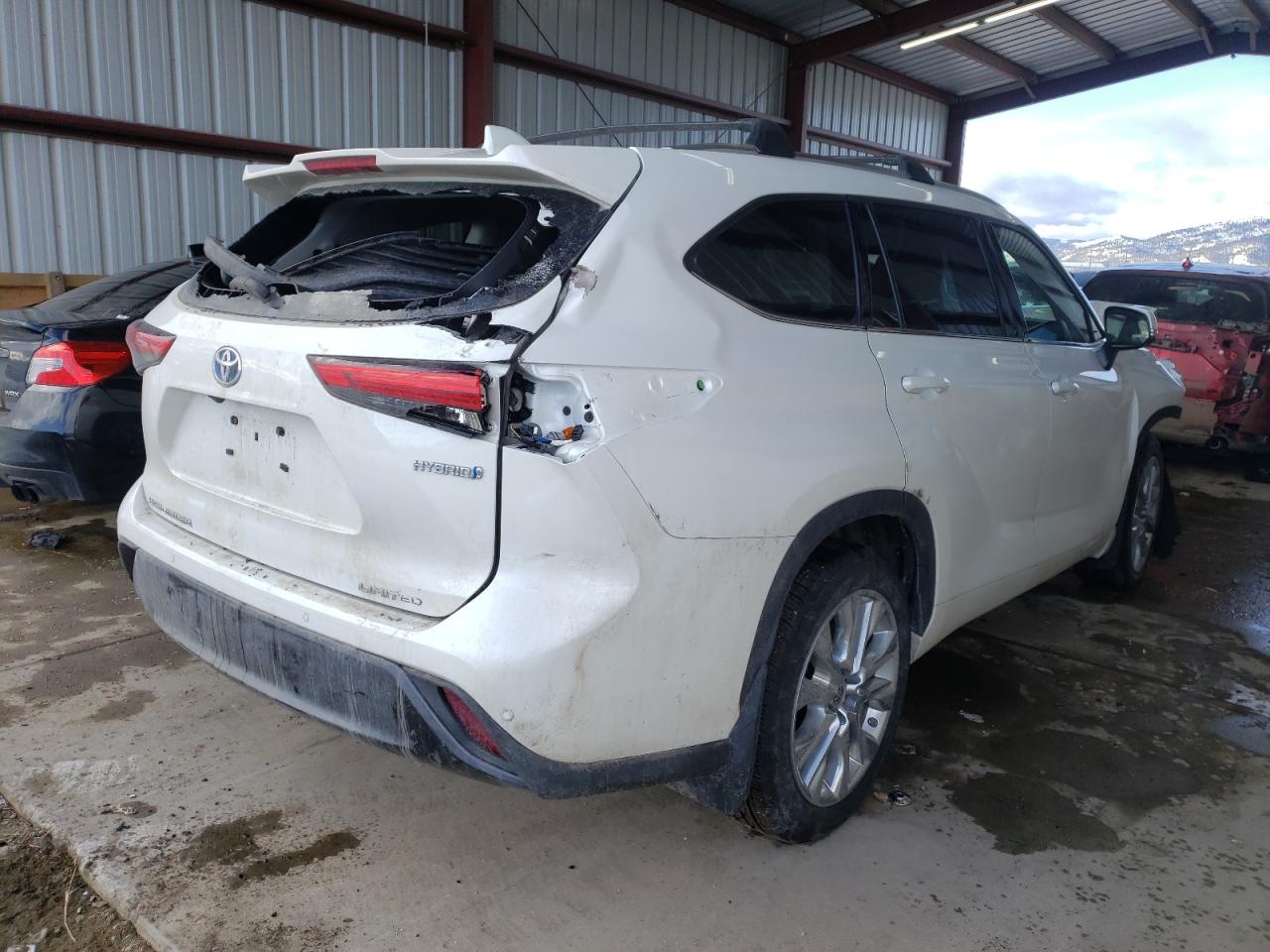 Photo 4 from auction – 2021 TOYOTA HIGHLANDER with VIN 5TDXBRCH9MS019762