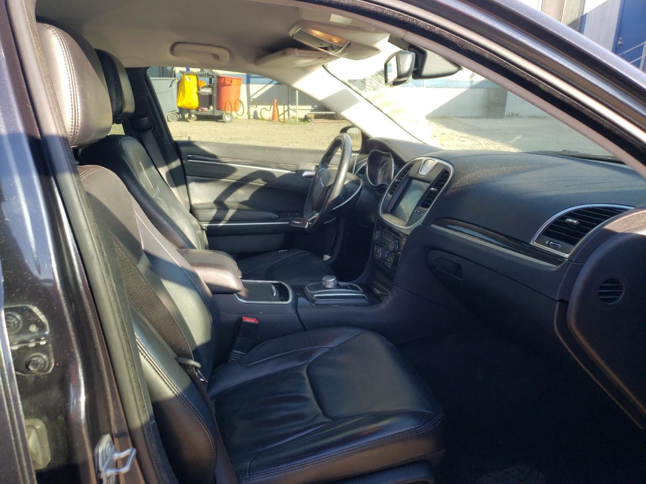 Photo 5 from auction – 2015 CHRYSLER 300 LIMITE with VIN 2C3CCAAG5FH872124