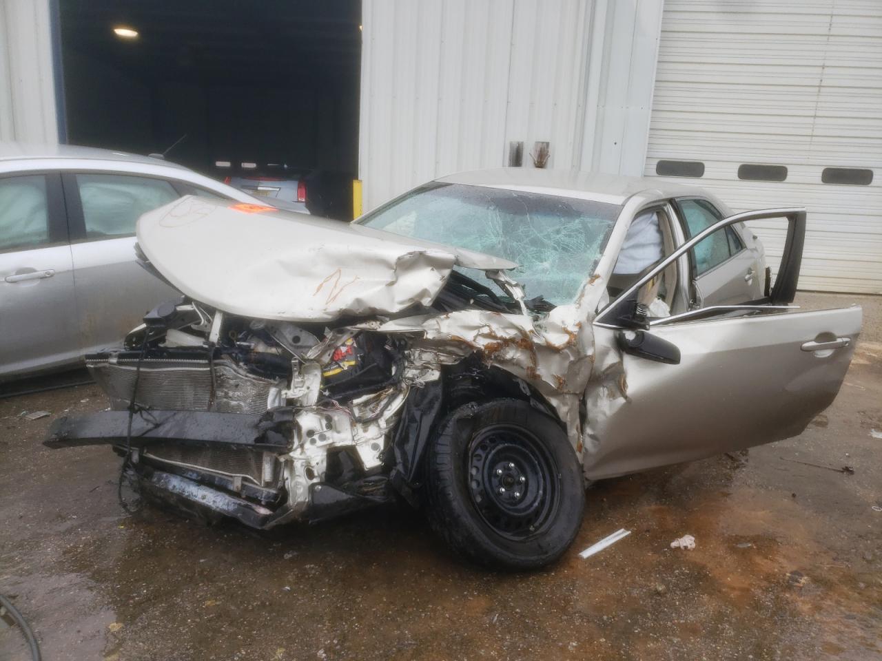Photo 2 from auction – 2013 TOYOTA CAMRY L with VIN 4T1BF1FK0DU298677