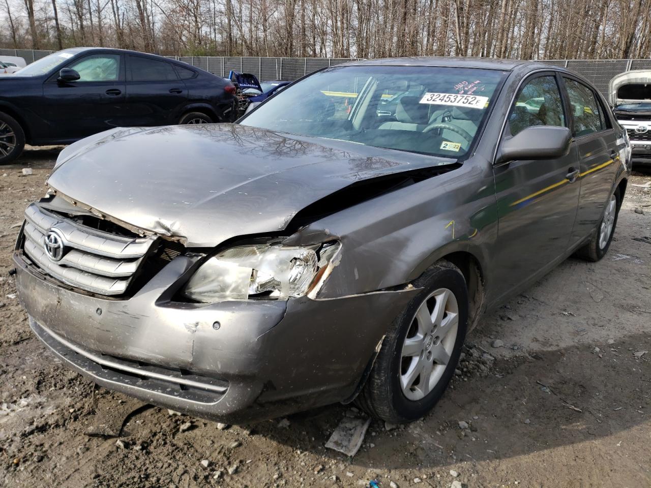 Photo 2 from auction – 2005 TOYOTA AVALON with VIN 4T1BK36B75U023204