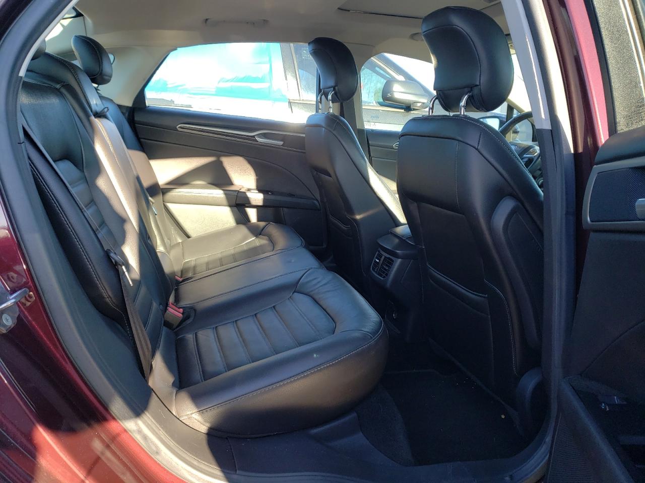 Photo 6 from auction – 2013 FORD FUSION SE with VIN 3FA6P0HR1DR143284