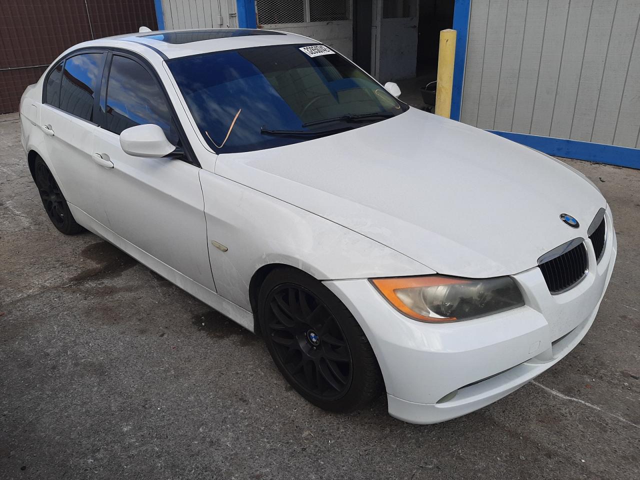 BMW 328 I 2008 with VIN WBAVA37538NL45735 - Photo from auction