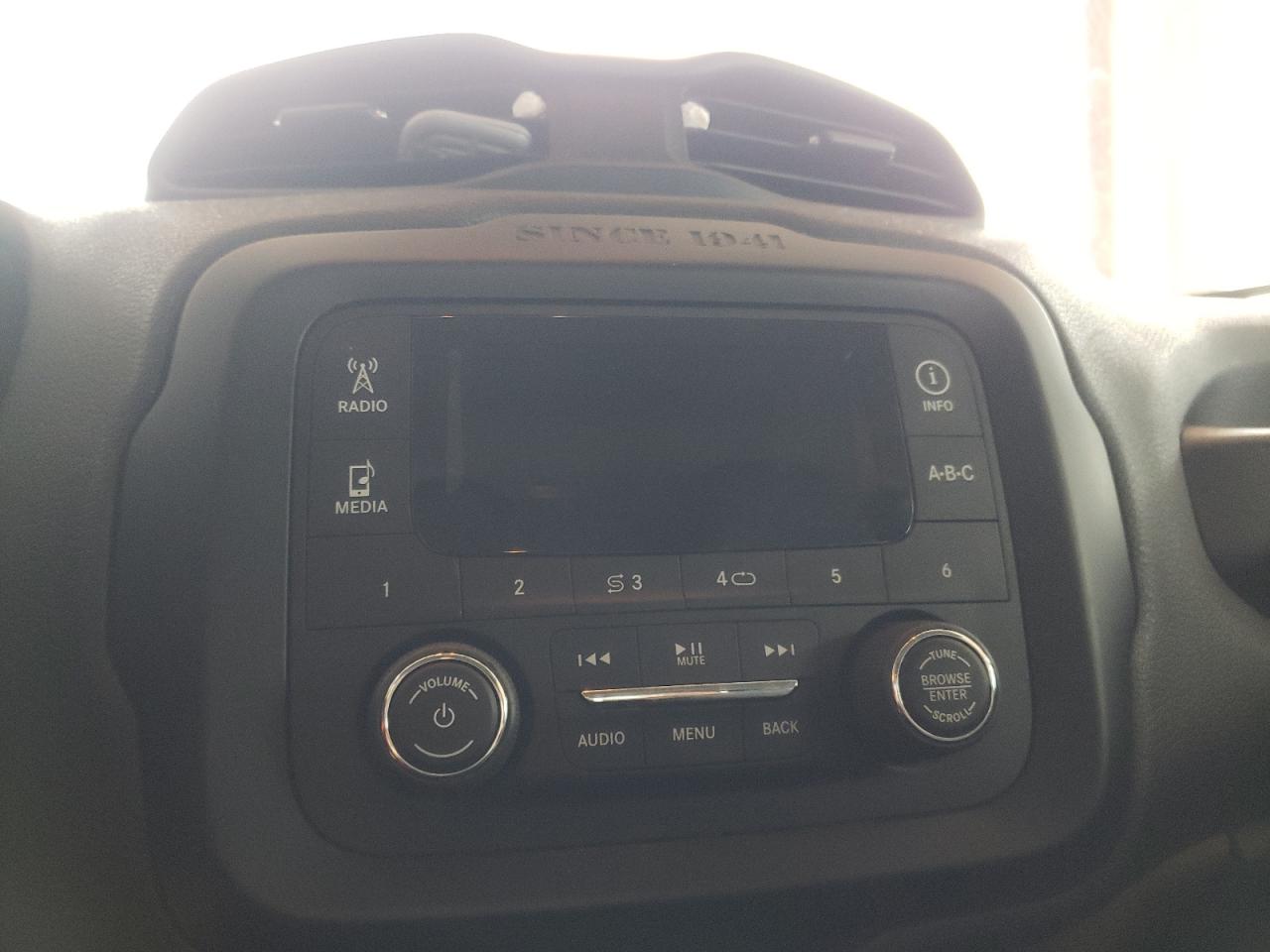 Photo 9 from auction – 2017 JEEP RENEGADE S with VIN ZACCJBABXHPF34103