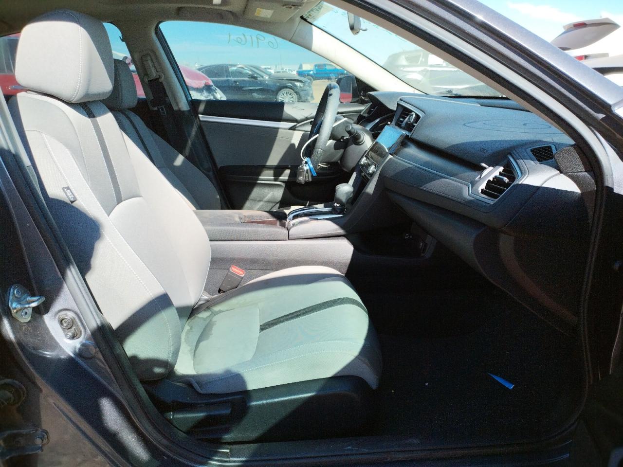 Photo 5 from auction – 2018 HONDA CIVIC EX with VIN 2HGFC2F78JH575642