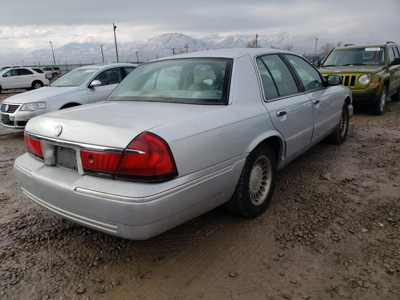 Photo 4 from auction – 2001 MERCURY GRAND MARQ with VIN 2MEFM75W21X608365