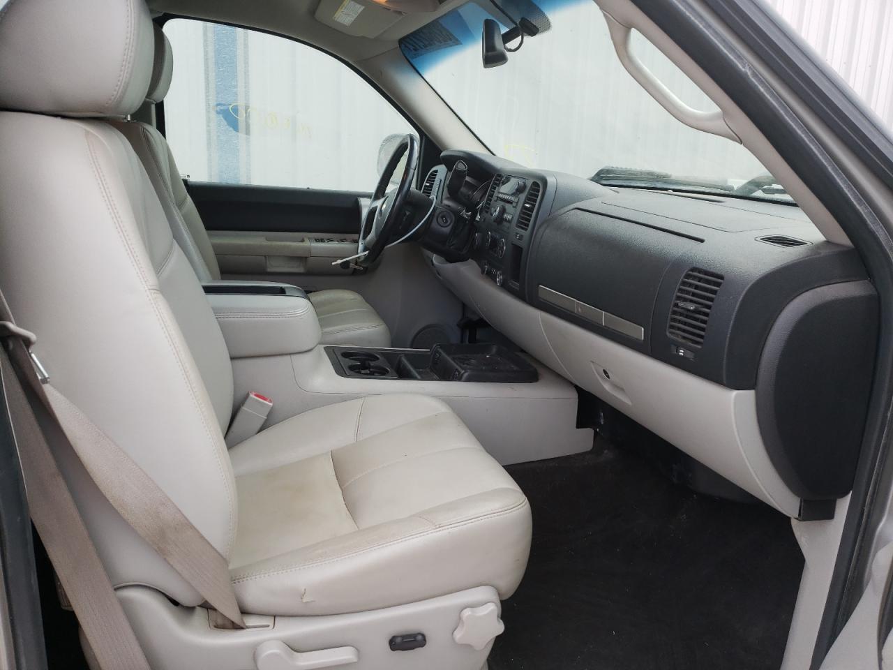 Photo 5 from auction – 2009 CHEVROLET SILVERADO with VIN 1GCHK59KX9E145593