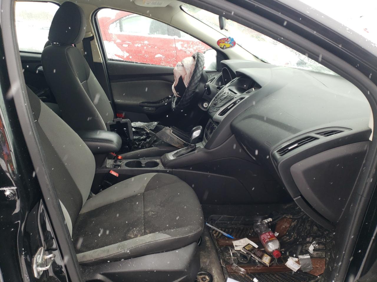 Foto 5 de la subasta – 2014 FORD FOCUS SE con VIN 1FADP3K20EL429356