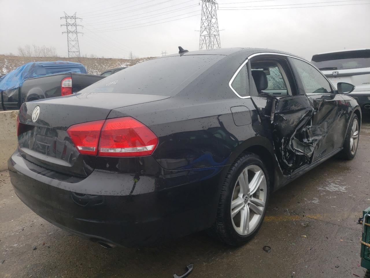 Photo 4 from auction – 2012 VOLKSWAGEN PASSAT SE with VIN 1VWBM7A32CC051787