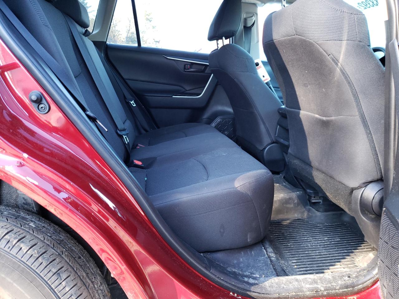 Photo 6 from auction – 2020 TOYOTA RAV4 LE with VIN 2T3F1RFV3LC132931