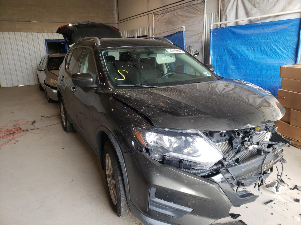 Photo 1 from auction – 2017 NISSAN ROGUE S with VIN KNMAT2MV5HP593466