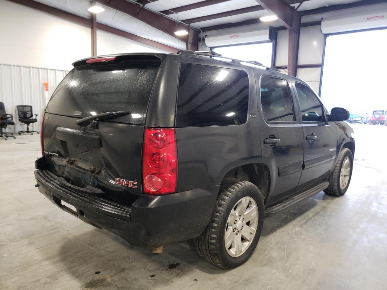 Photo 4 from auction – 2007 GMC YUKON with VIN 1GKFC13J27J144167