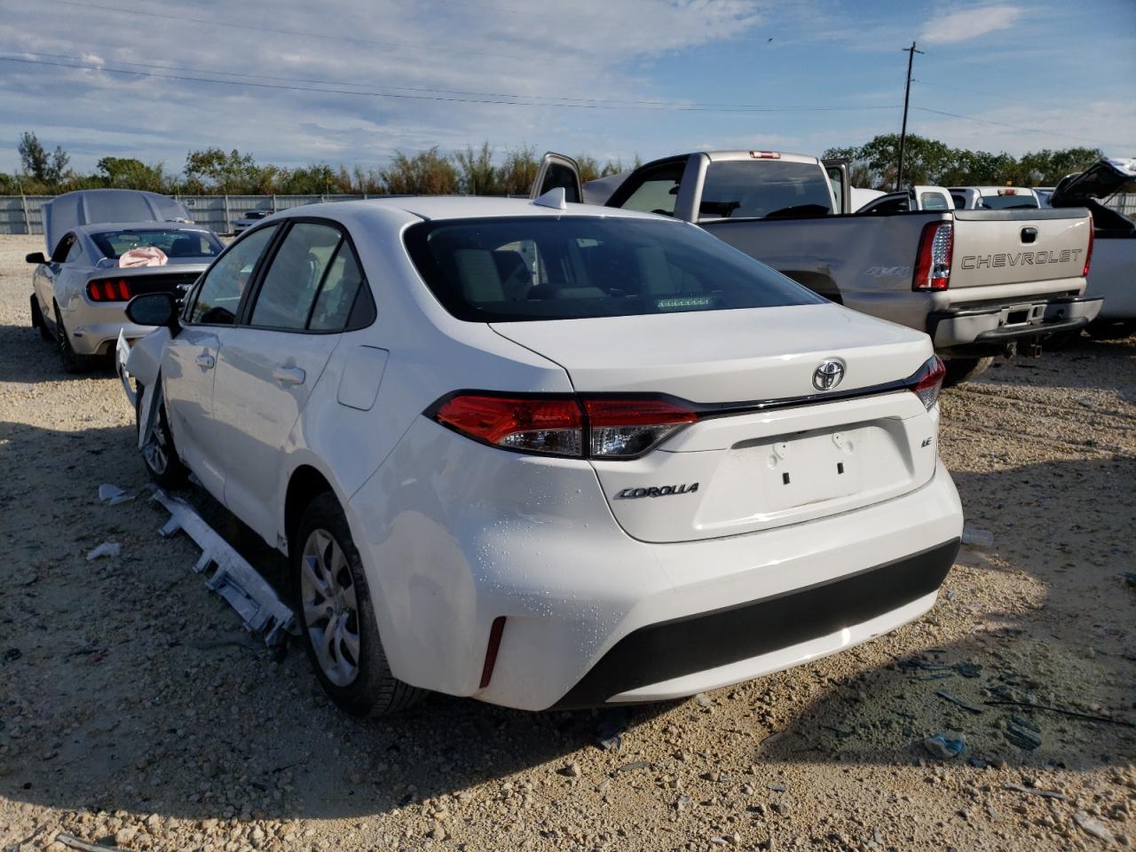 Photo 3 from auction – 2021 TOYOTA COROLLA LE with VIN 5YFEPMAE2MP270569