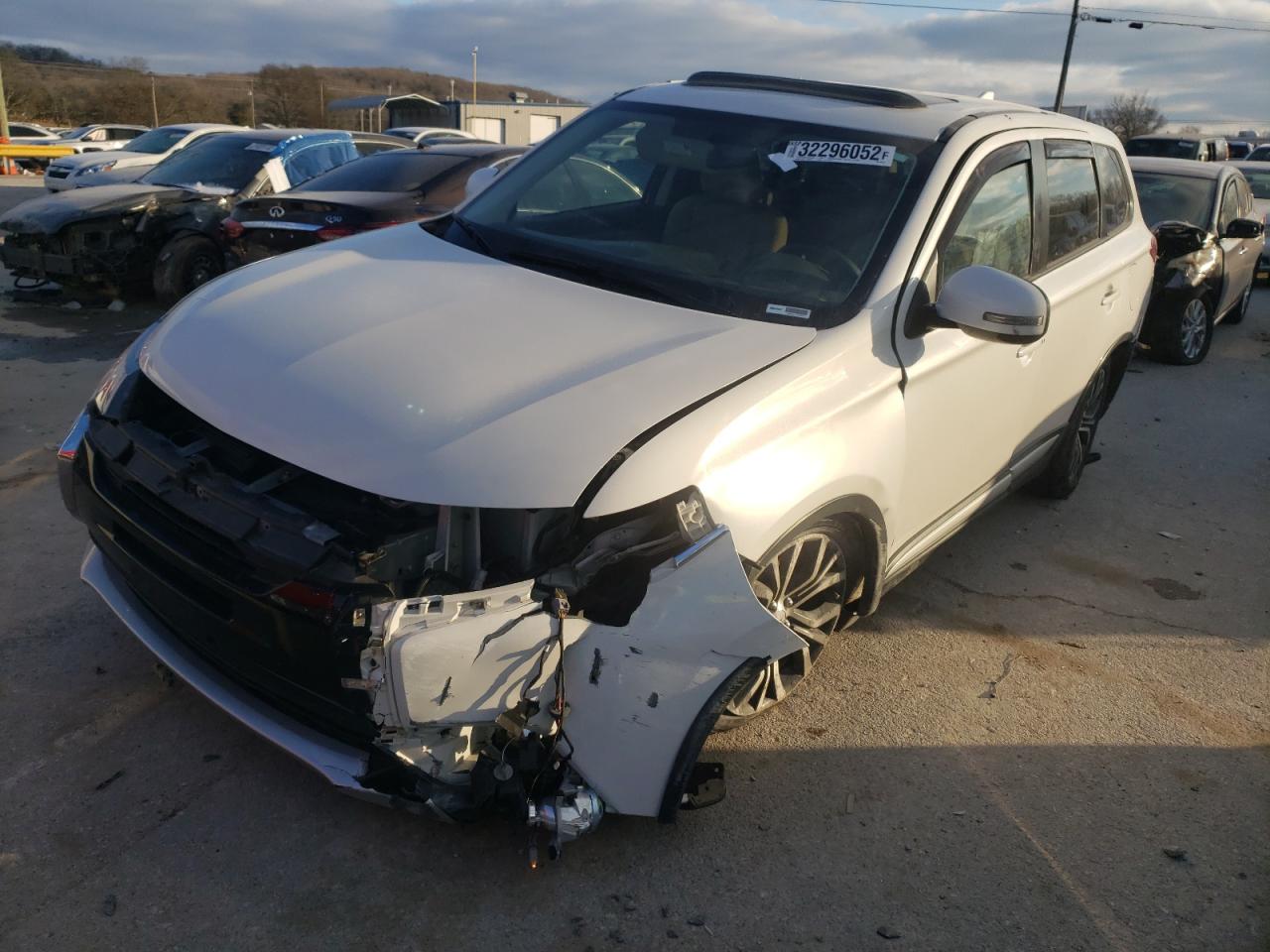 Photo 2 from auction – 2018 MITSUBISHI OUTLANDER with VIN JA4AD3A38JZ033712