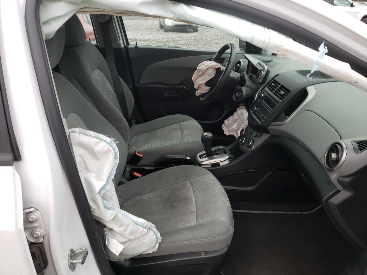 Photo 5 from auction – 2014 CHEVROLET SONIC LS with VIN 1G1JA6SH6E4133510
