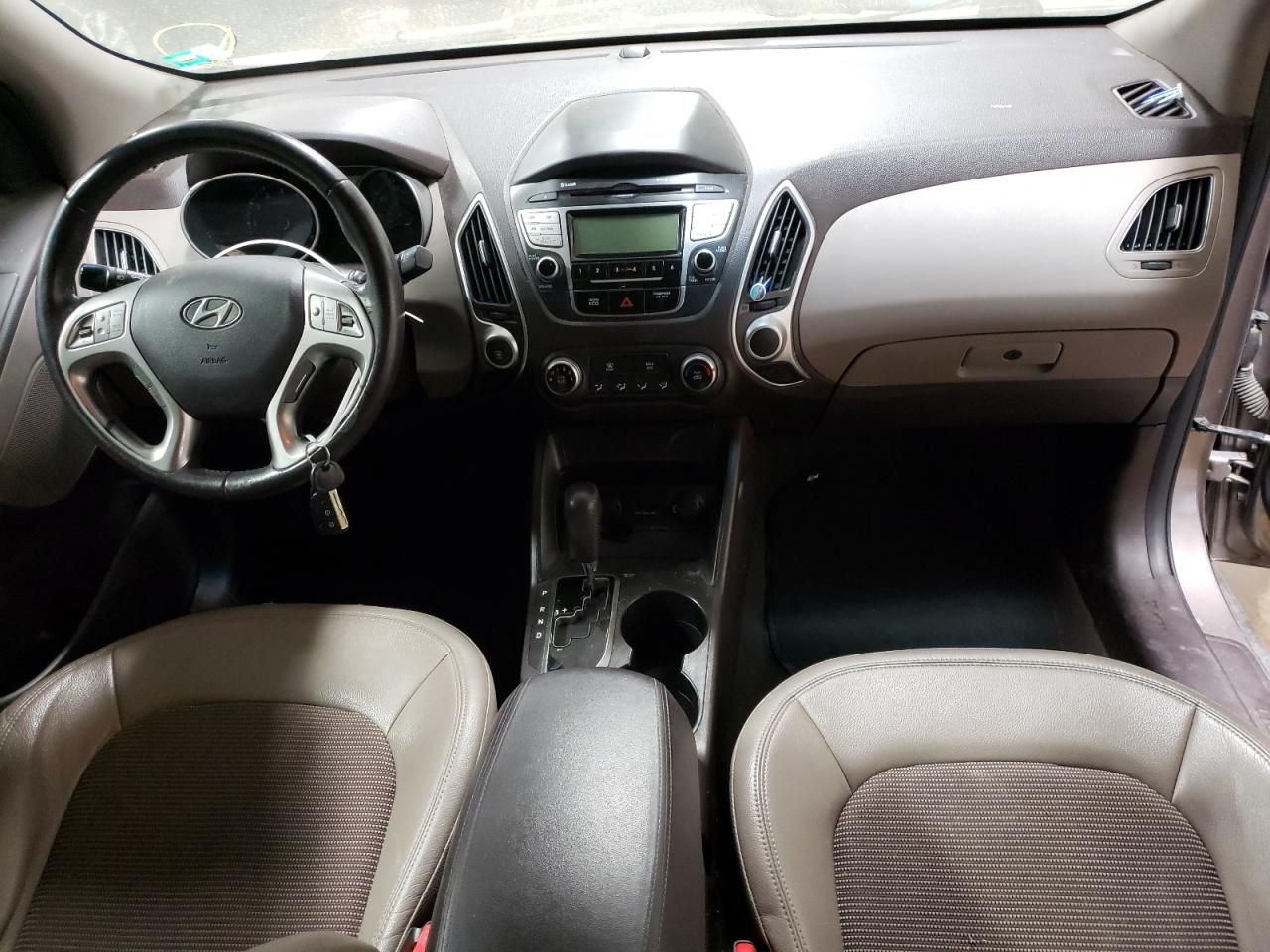 Photo 9 from auction – 2012 HYUNDAI TUCSON GLS with VIN KM8JU3AC9CU500055
