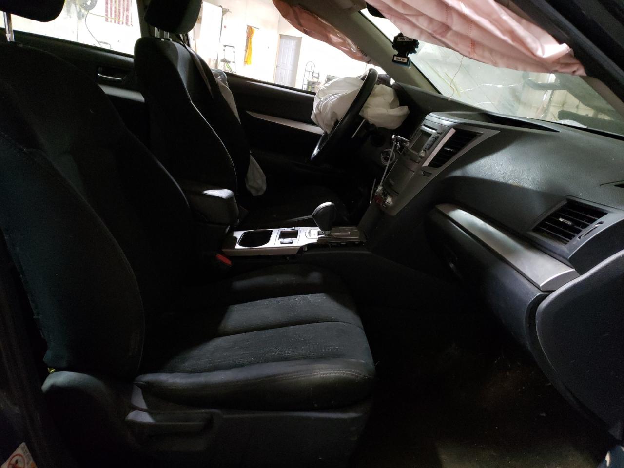 Photo 5 from auction – 2014 SUBARU LEGACY 2.5 with VIN 4S3BMCC65E3014819