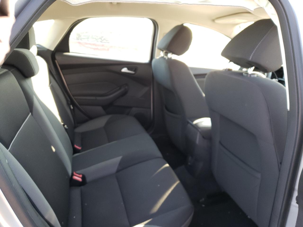 Фото 6 с аукциона – 2014 FORD FOCUS SE с VIN 1FADP3K26EL209686