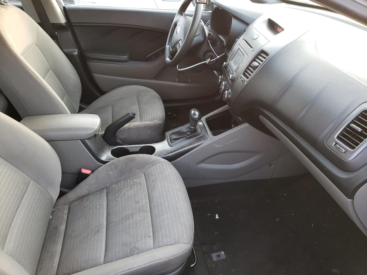 Photo 5 from auction – 2016 KIA FORTE LX with VIN KNAFX4A6XG5613396