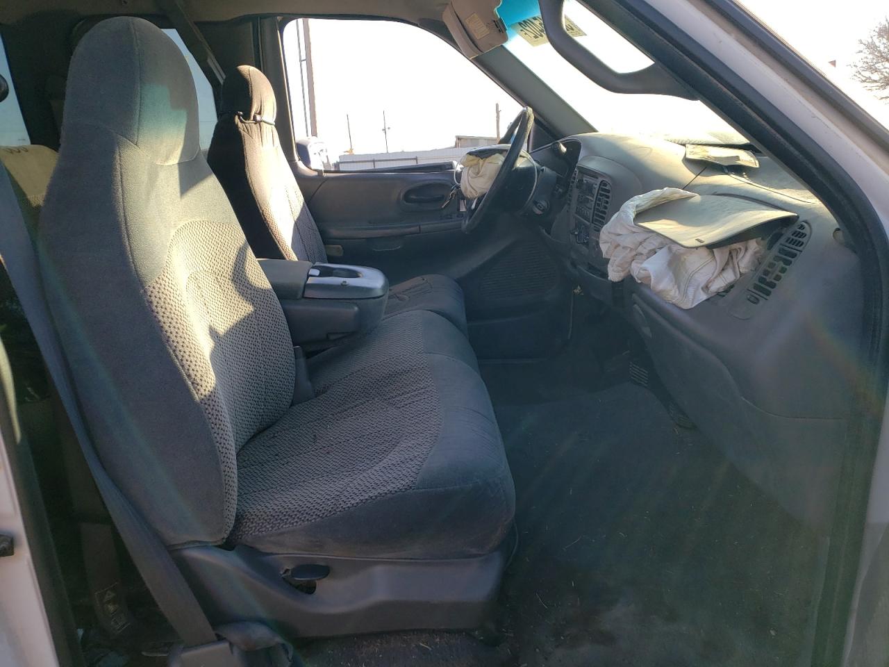 Photo 5 from auction – 1999 FORD F150 with VIN 1FTRX17L7XKB92184