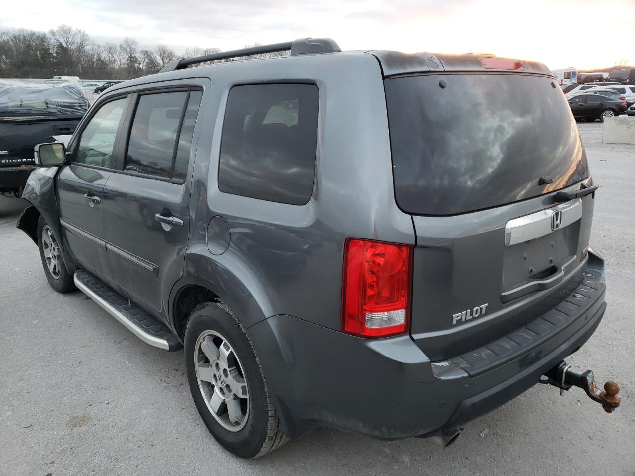 Photo 3 from auction – 2010 HONDA PILOT TOUR with VIN 5FNYF4H90AB019498