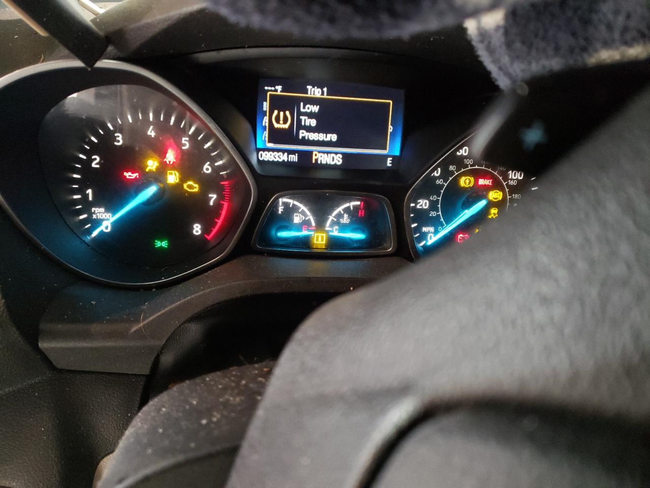 Photo 8 from auction – 2017 FORD ESCAPE SE with VIN 1FMCU0GD0HUD80953