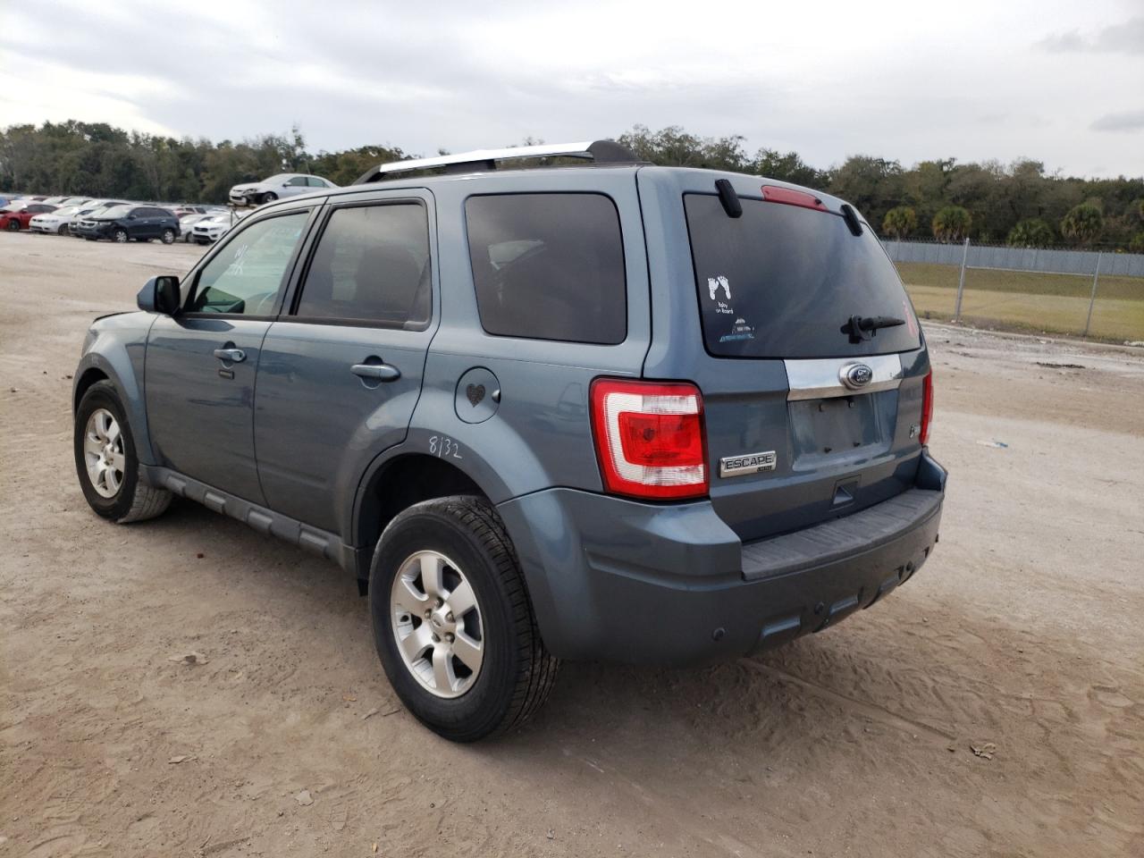 Photo 3 from auction – 2011 FORD ESCAPE LIM with VIN 1FMCU9EG9BKA47882
