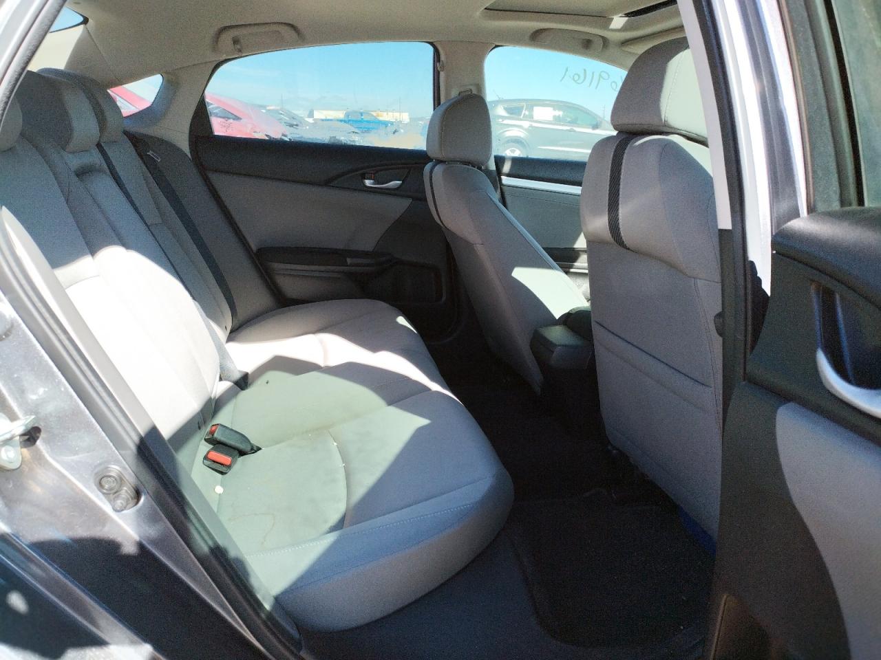 Photo 6 from auction – 2018 HONDA CIVIC EX with VIN 2HGFC2F78JH575642