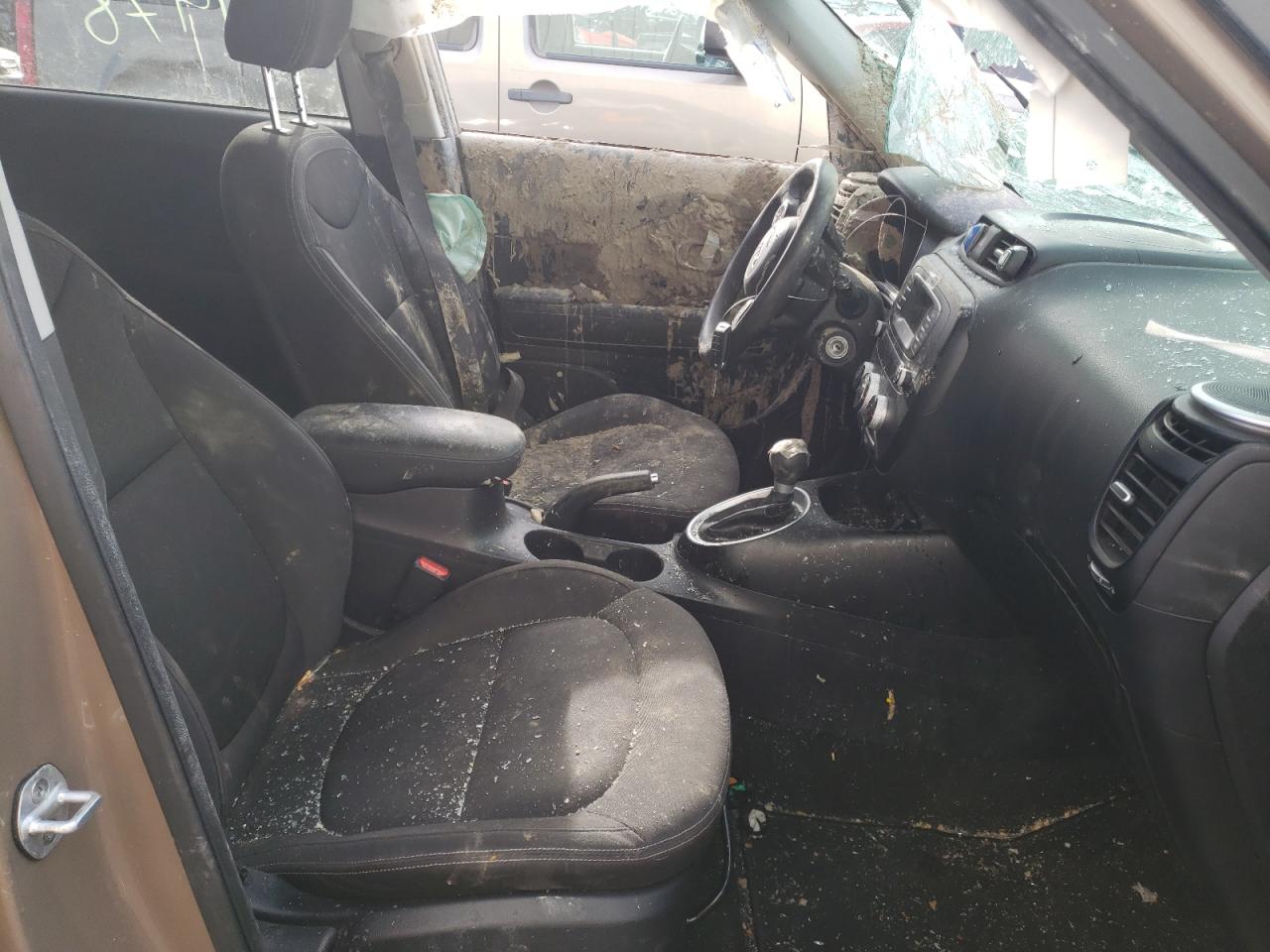 Photo 5 from auction – 2015 KIA SOUL with VIN KNDJN2A2XF7144012