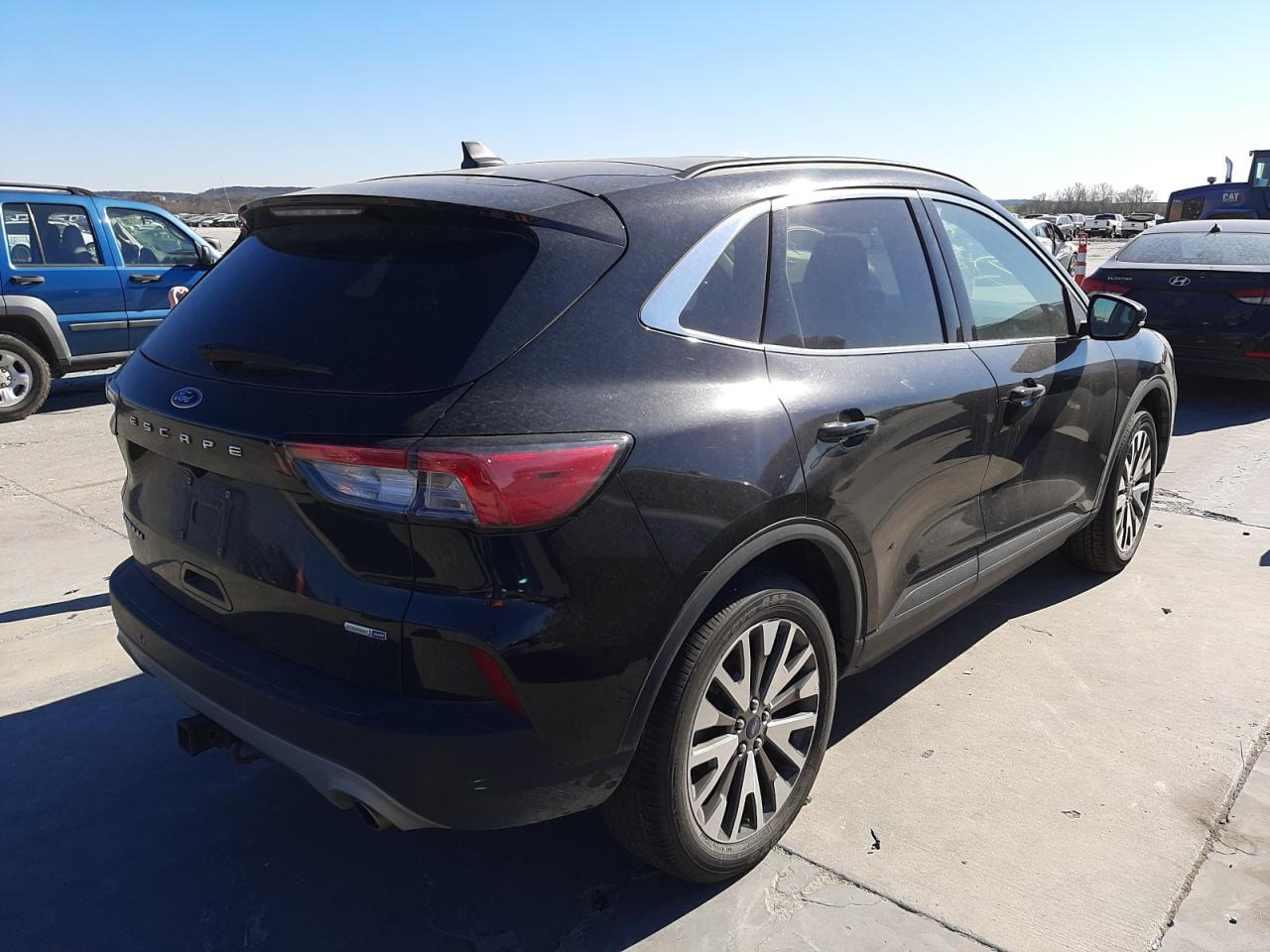 Photo 4 from auction – 2020 FORD ESCAPE TIT with VIN 1FMCU9J97LUB20325
