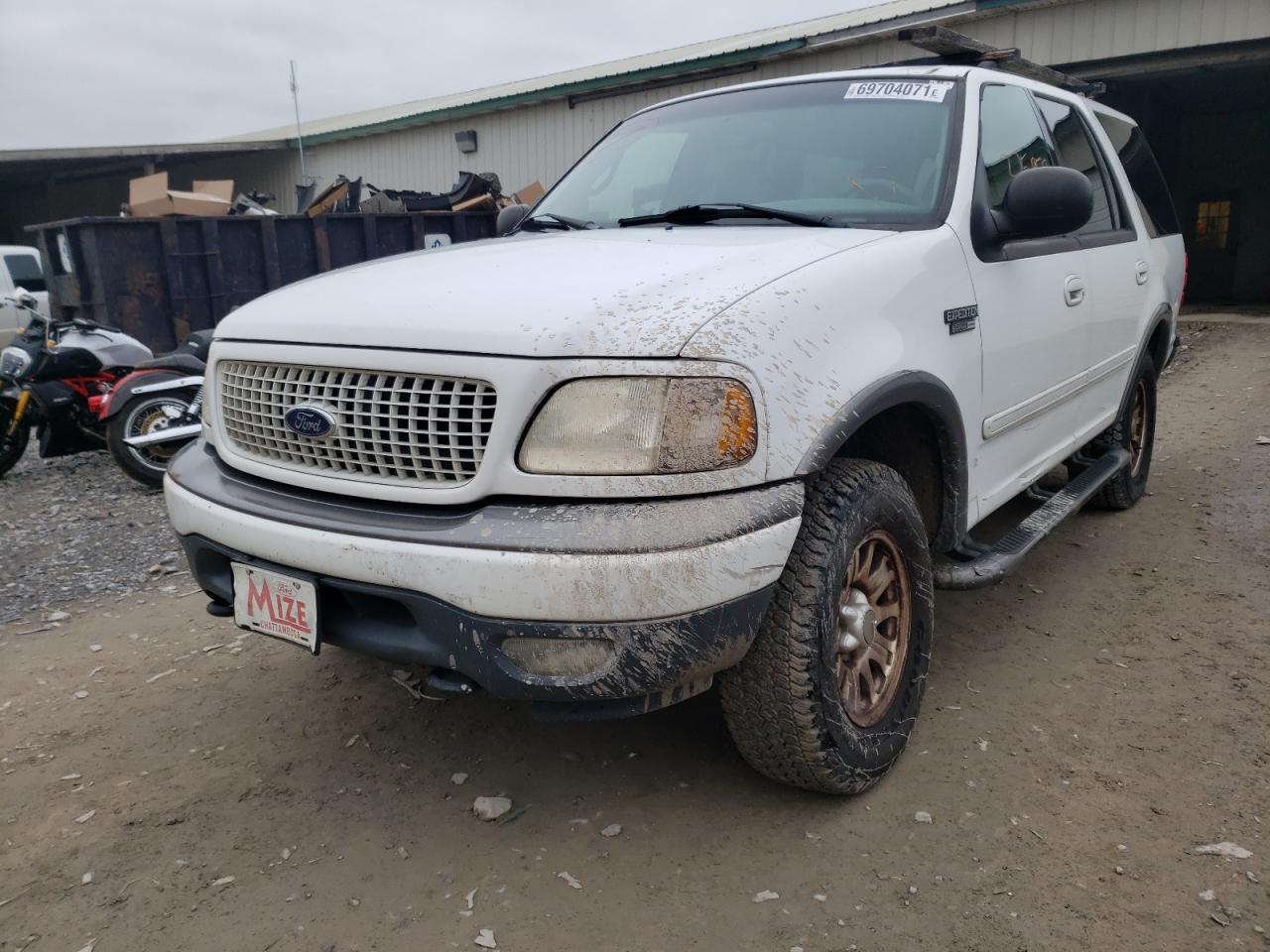 Photo 2 from auction – 2001 FORD EXPEDITION with VIN 1FMPU16L41LB13228