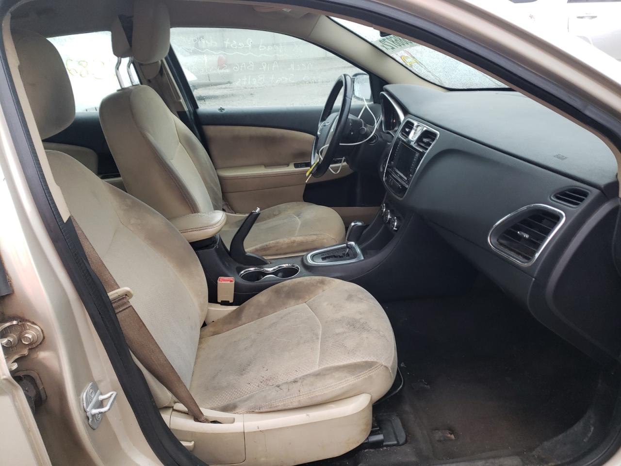 Photo 5 from auction – 2013 CHRYSLER 200 TOURIN with VIN 1C3CCBBB9DN570963