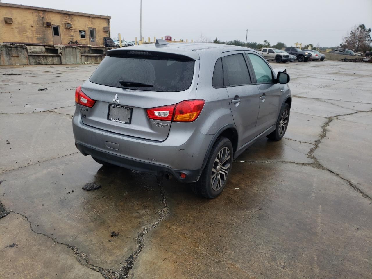 Photo 4 from auction – 2017 MITSUBISHI OUTLANDER with VIN JA4AP3AU9HZ009316