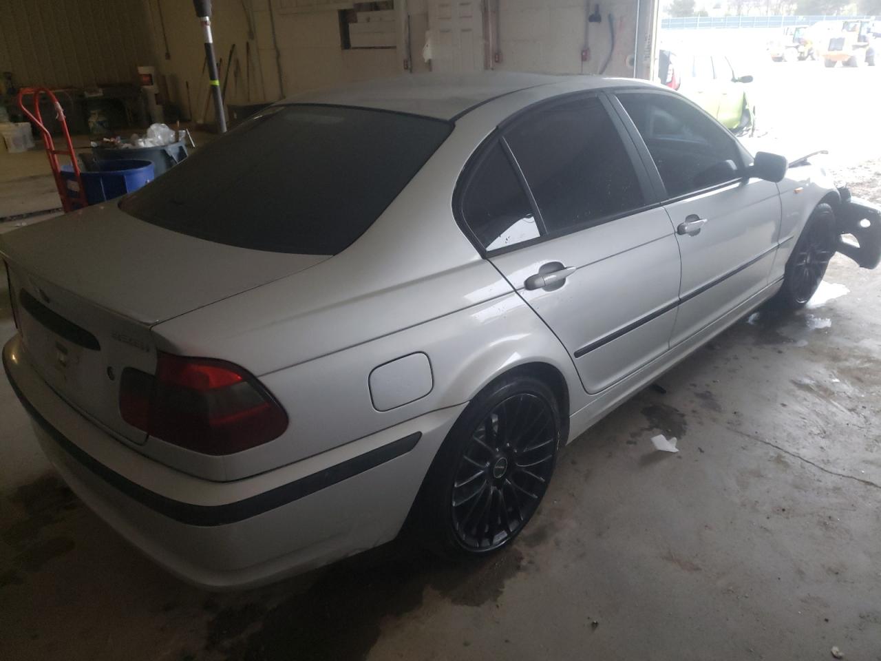 Photo 4 from auction – 2002 BMW 325 I with VIN WBAET374X2NG75951