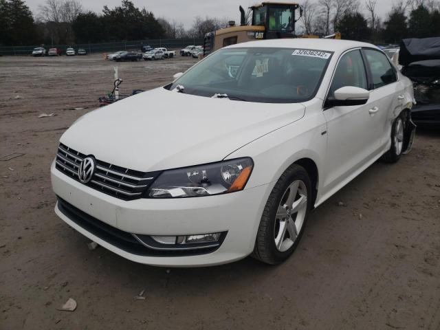 Photo 2 from auction – 2015 VOLKSWAGEN PASSAT S with VIN 1VWAT7A37FC113199