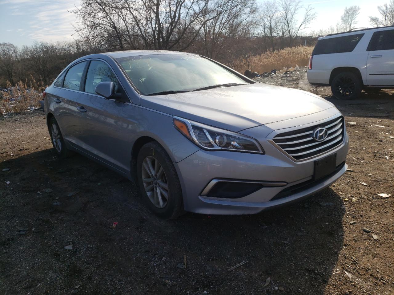 HYUNDAI SONATA SE 2017 with VIN 5NPE24AF7HH574796 - Photo from auction