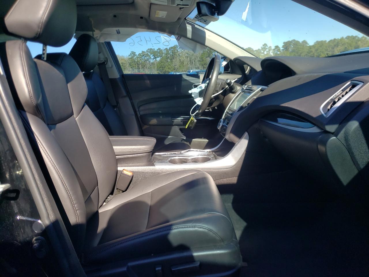 Photo 5 from auction – 2018 ACURA TLX with VIN 19UUB2F33JA001097